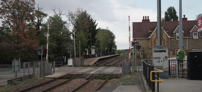 Lidlington level crossing 1