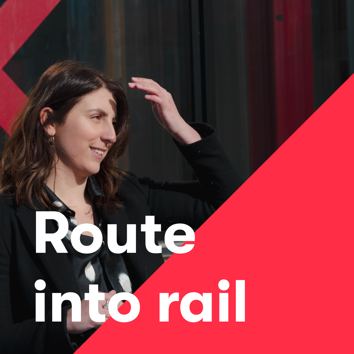 Ellen blocked the sun out with her hand