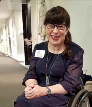 Mary Doyle seated by Yahoo Japan